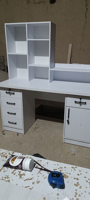 Письменные столы, офисные мебели,и разные мебели на заказ!Yozuv stolla