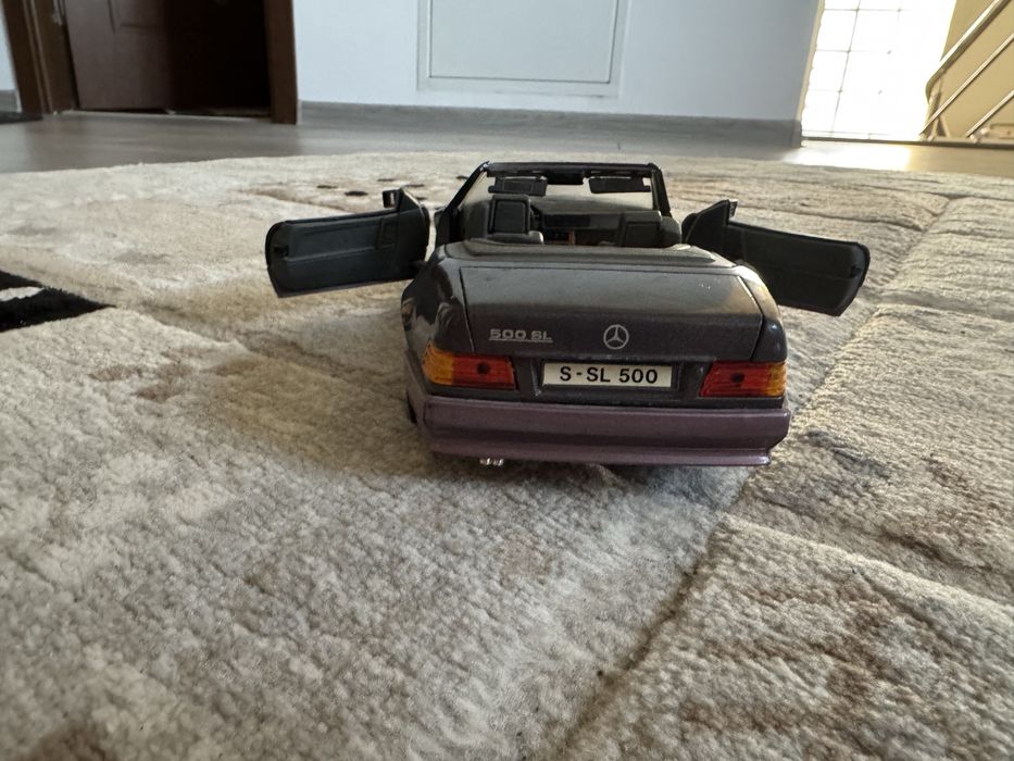 Macheta Mercedes SL500 1:18