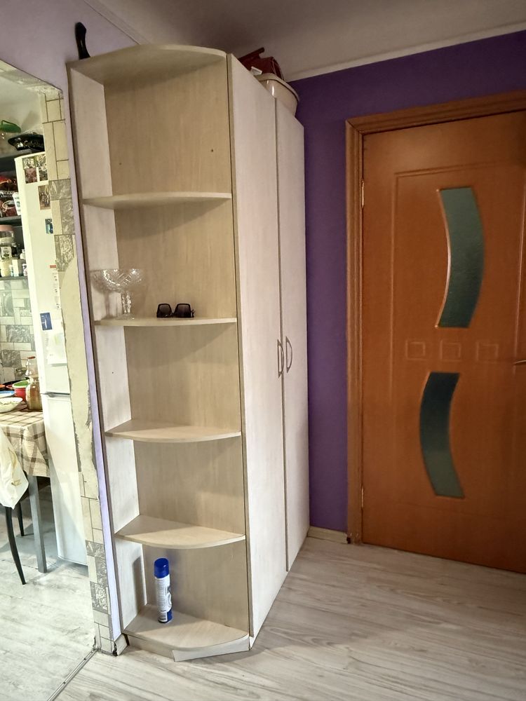 Продам шкаф для прихожей