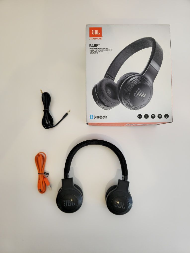 Casti Bluetooth JBL E45BT