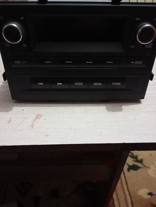 Продам штатную автомагнитолу на кобальт