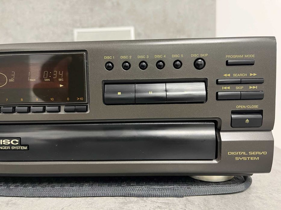 Technics SL-PD667, 5 cd changer, cd player, Made in Japan