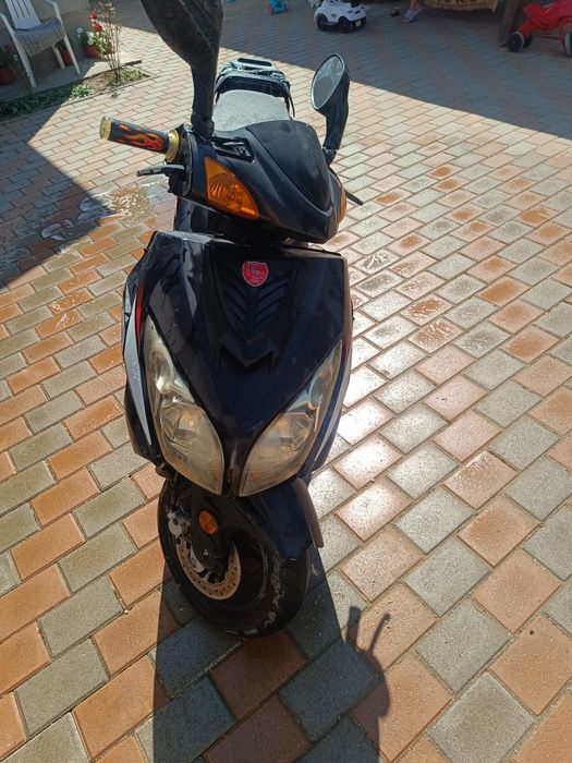 Scuter de vânzare