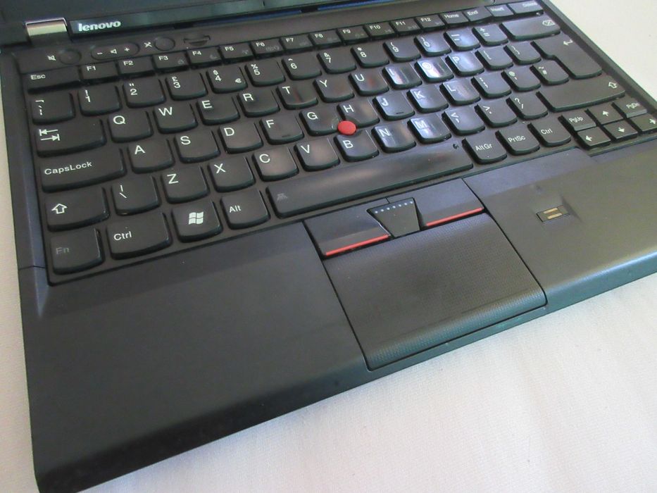 Lenovo Thinkpad X230,i5-3320M,8GB RAM,250GB SSD