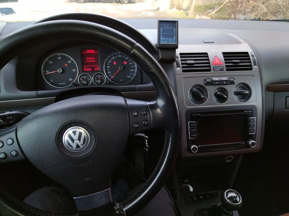 Продавам  VW Cross Tuaran 2.0 tdi 170 cv