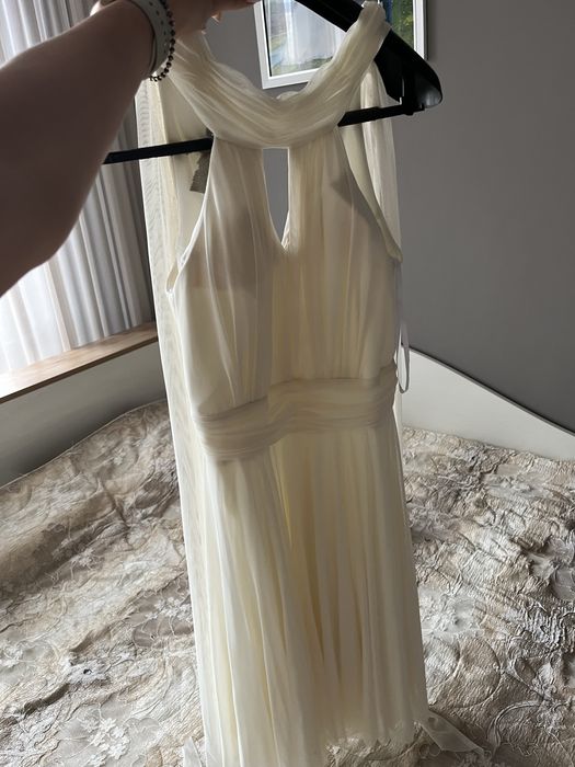 Бяла рокля втора употреба