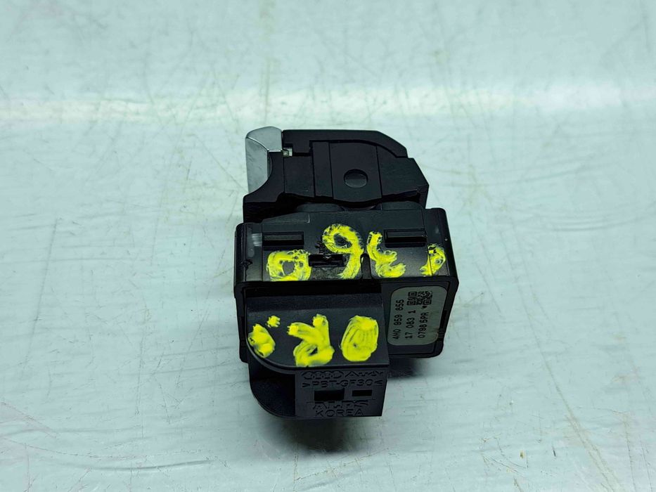 Buton geam dreapta fata  AUDI Q7 (4MB) [Fabr 2015-prezent] 4M0959855