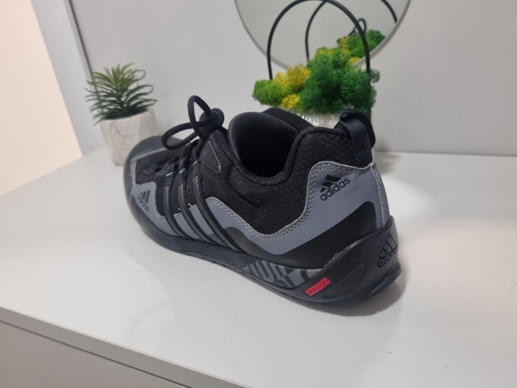 Adidas terex swift solo 2