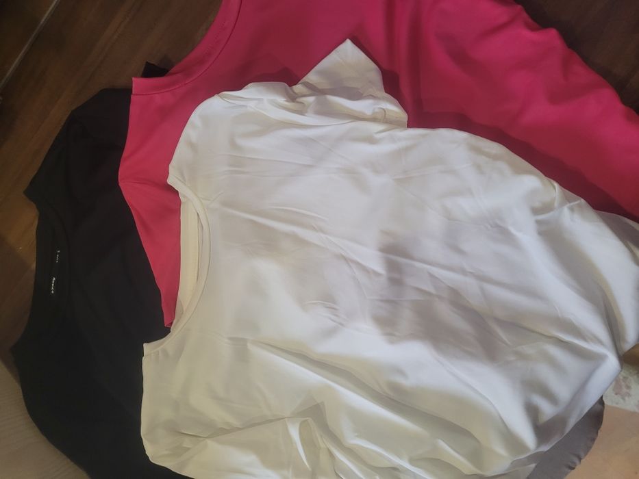 Одежда СРОЧНО носилось 2-3 раза