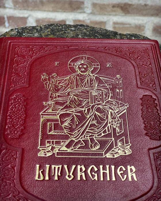 Liturghier legat în piele naturala