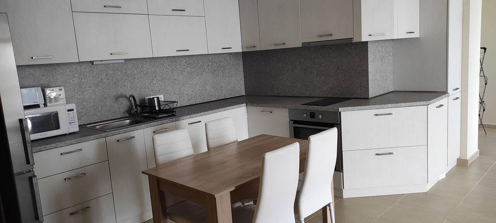 Тристаен, под наем, кв. Сарафово