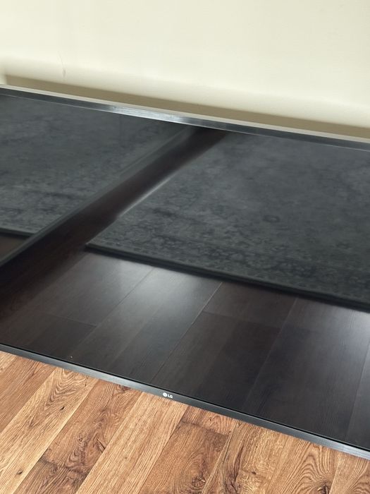 Televizor Smart 4K LG 108 cm