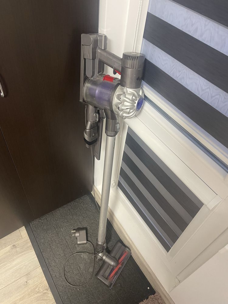 Безжична прахосмукачка Dyson V6