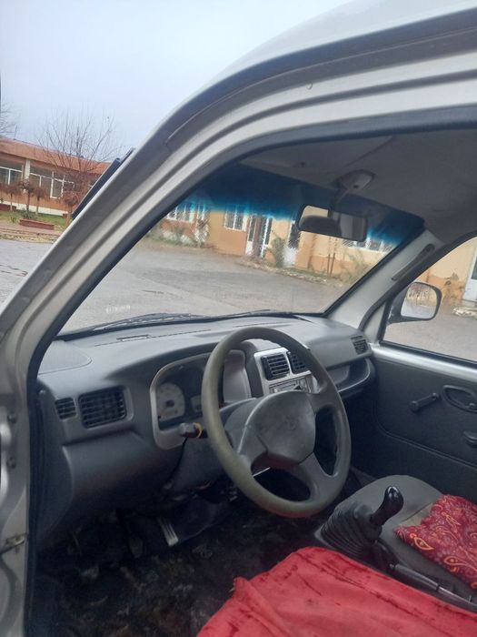 Changan mashinasi sotiladi