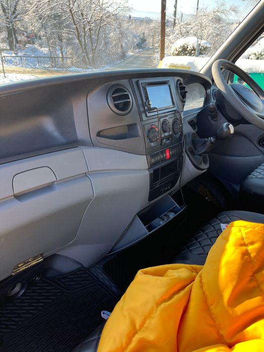 Продвам бус ивеко дейли 2.3НPI 2010 година