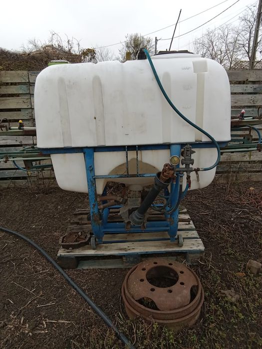 Vând presă baloti , cositoare , disc ,met