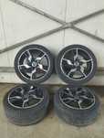Джанти с гумите Pirelli за Mercedes w212