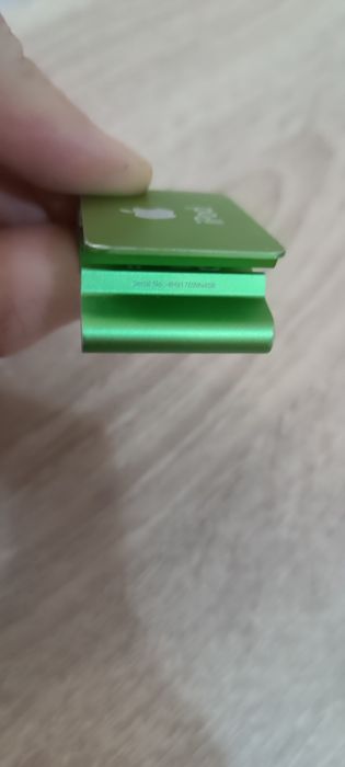 Apple iPod Shuffle 2GB