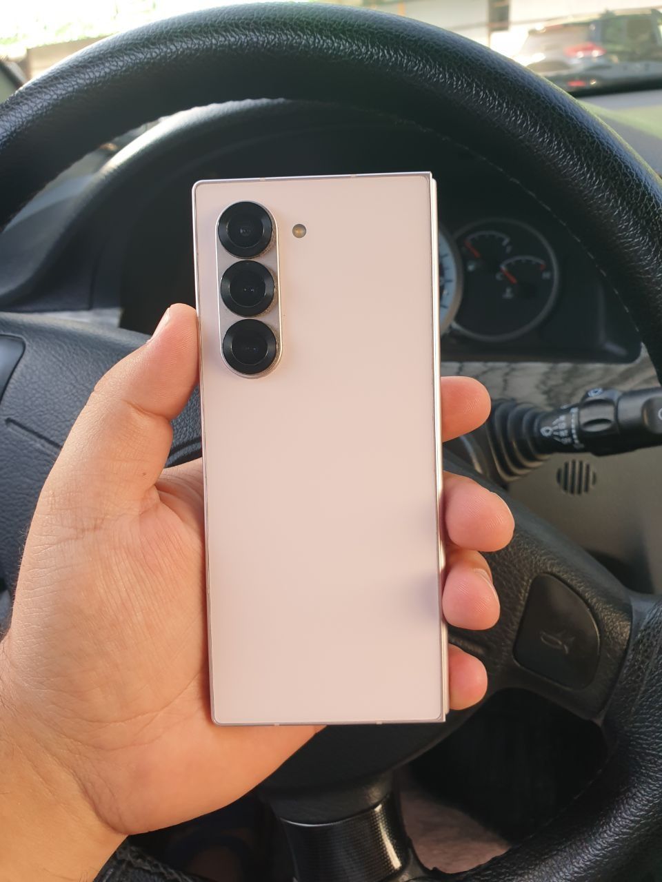Продам Samsung z fold 6 rose gold в идеальном состоянии