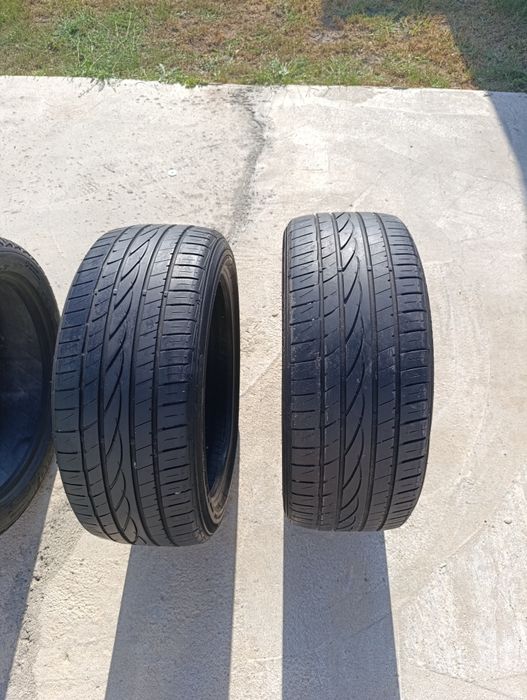 Anvelope 2 buc vara 250lei ambele , 225,45,R18 folosite puti