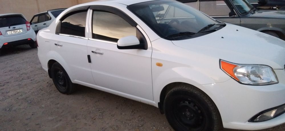 NEXIA3 sotiladi 8 400 $ kelishamiz