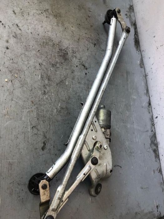 ansamblu stergatoare motoras dacia logan sandero dupa 2004