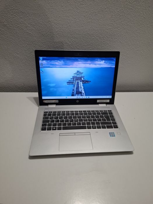 Laptop Hp cu i5 generatia a 8 a , windows 11
