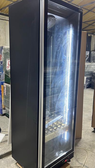 Vitrina frigorifica cu usa expunere