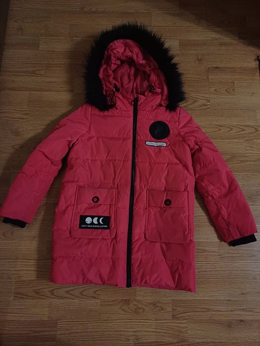 Куртка зимняя 10 9 лет на девочку ,рост 140