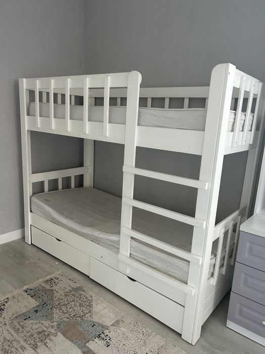 Продается двухъярусный кровать