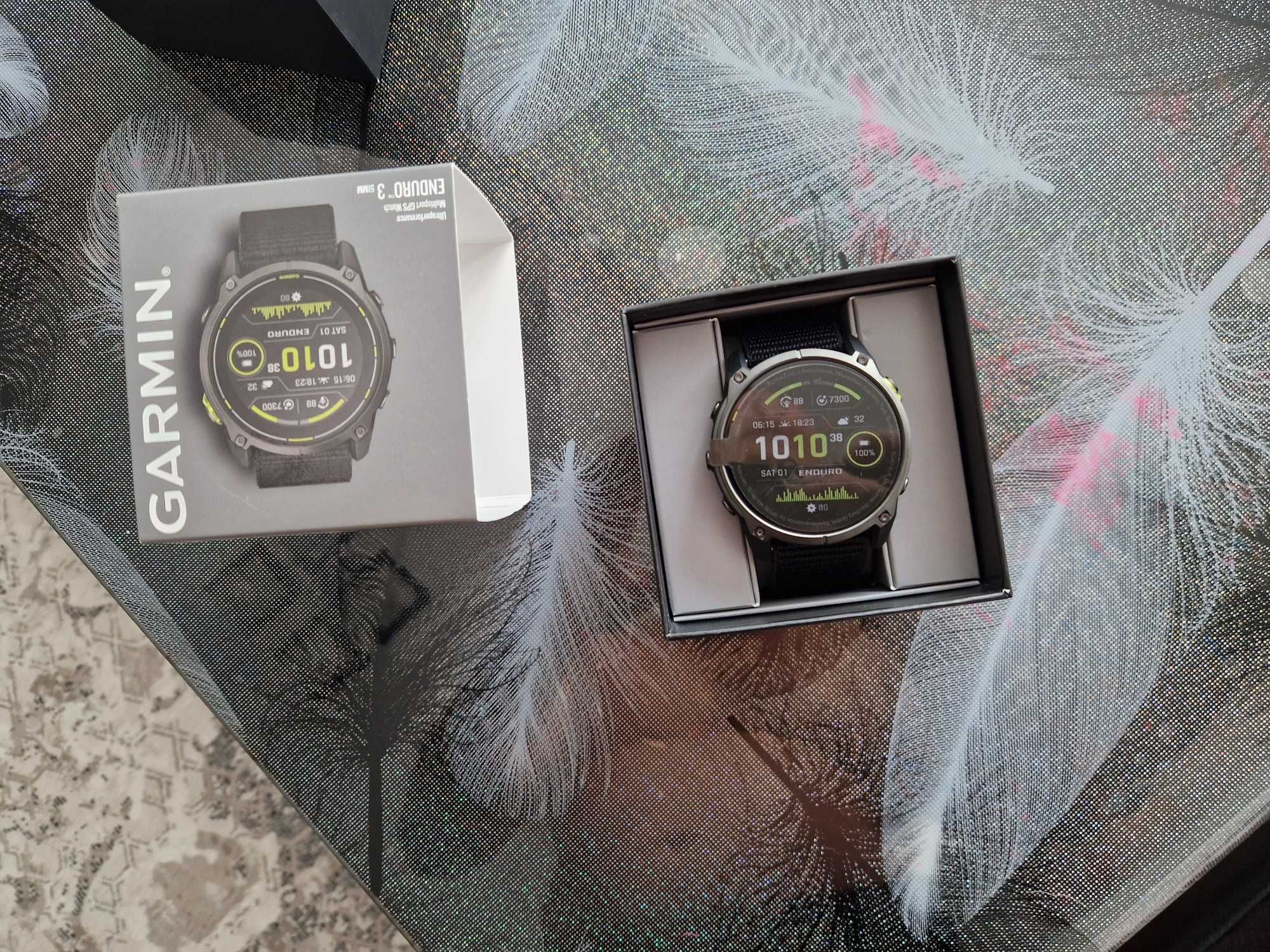 Продавам часовник Garmin enduro 3 , с гаранция 24месеца ,без забележки