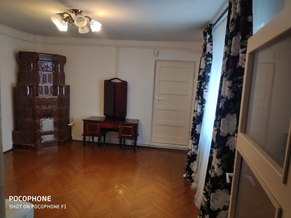 Casă de vânzare construcție foarte solidă ,zonă deosebită