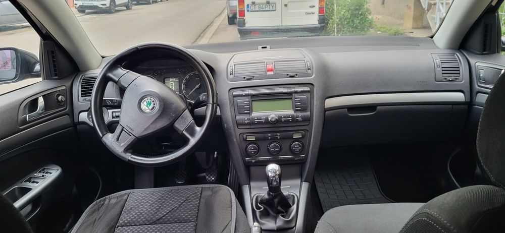 Vând Sau schimb Skoda Octavia2 Diesel 1.9 Anul 2008 full Opțiuni Acte
