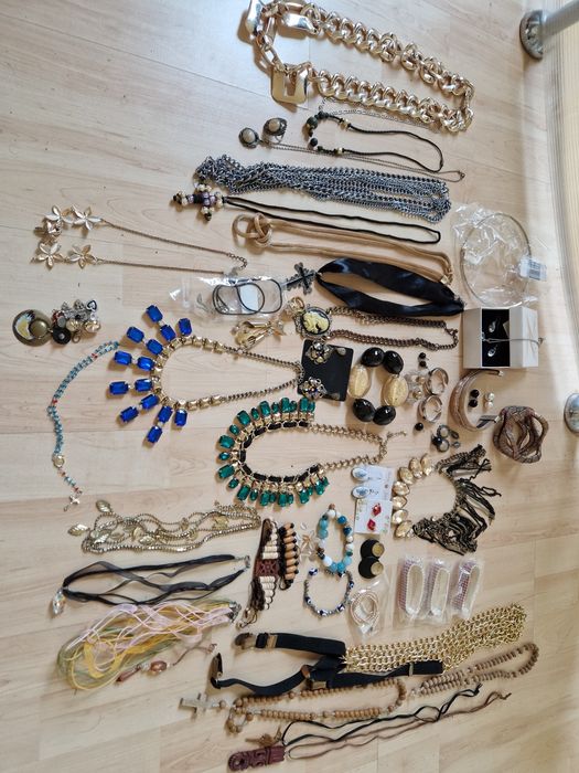 Бижута различни за всеки по-нещо специално