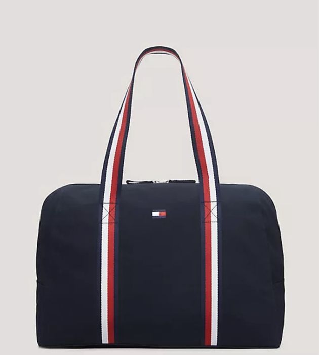 Спортивная сумка от Tommy Hilfiger