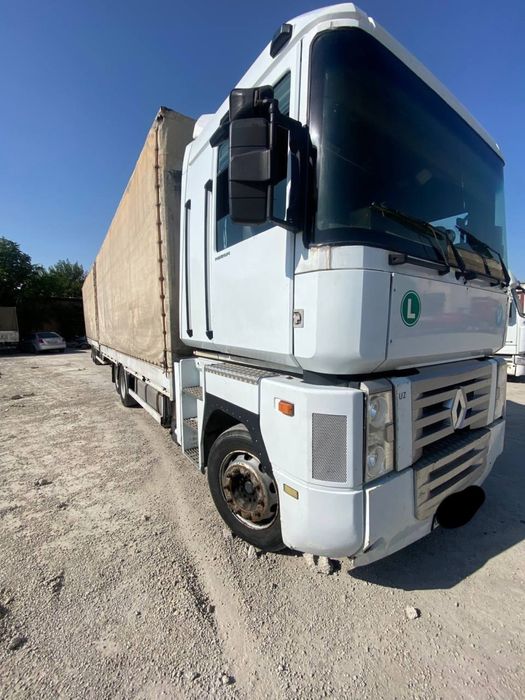 Renault. Paravoz