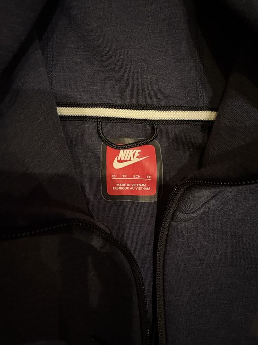 Суичъри Nike Tech Fleece, Jack and Jones, Cropp и LC Waikiki