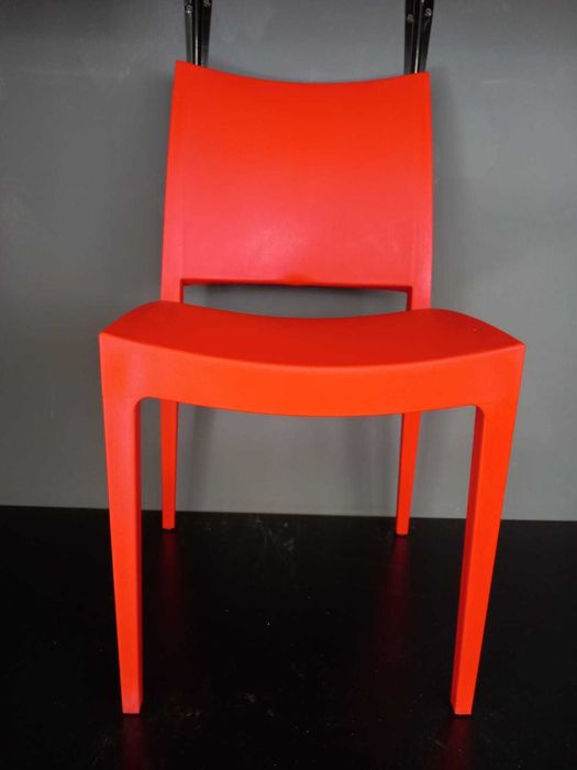 Scaun terasa polipropilena 5 bucati(1 rosu, 4 alb)