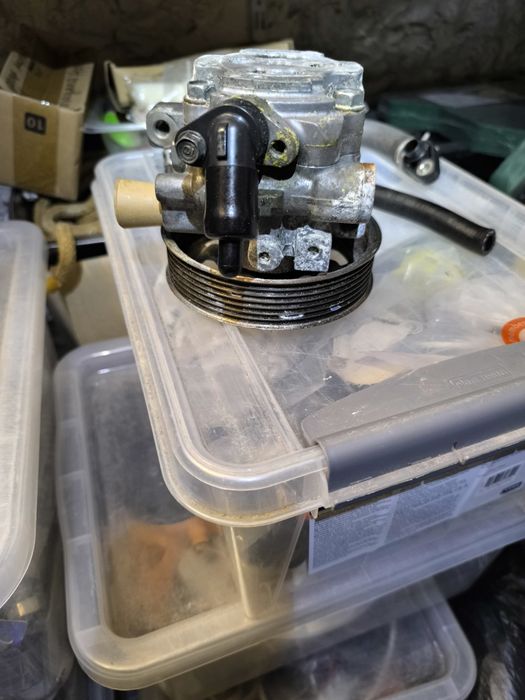 Продавам хидравлична помпа за Хонда ЦРВ3 дизел 2.2м3, 140 к.с.