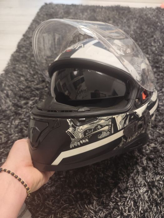 Casca ,mănuși, genunchere