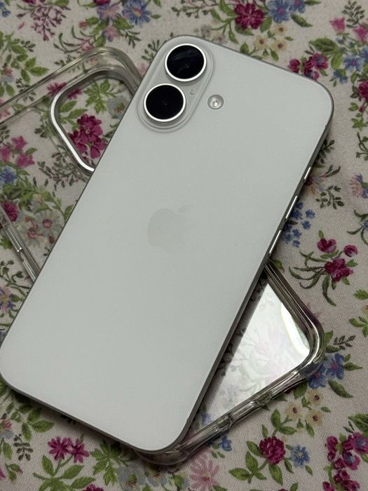 Iphone 16 white