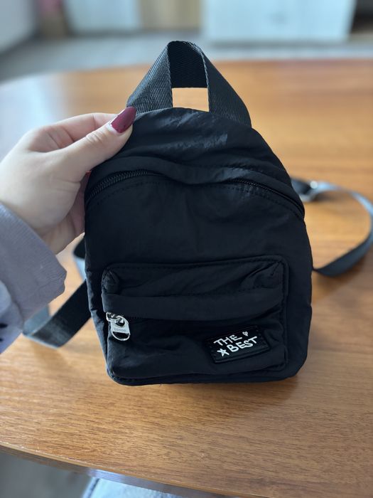 Мини черна раница