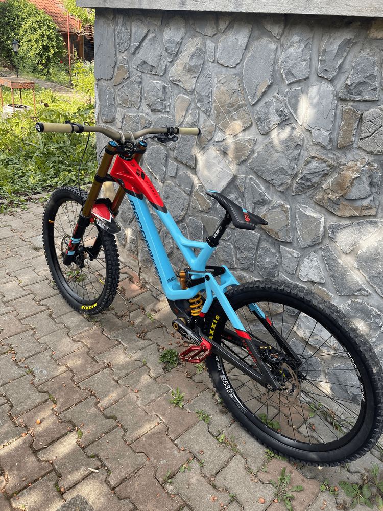 Bicicleta de downhill Mondraker Summum Carbon Pro Team 27,5 2020