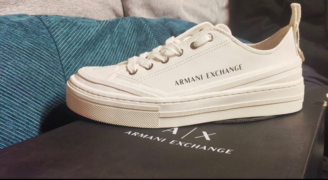 Бели кожени кецове Armani Exchange