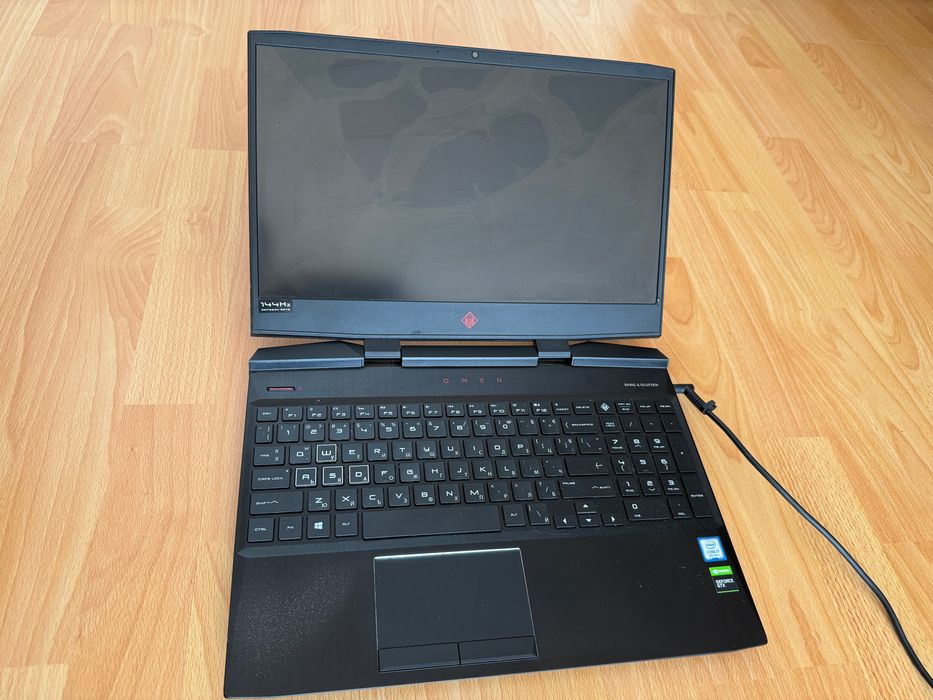 HP Omen 15.6” NVIDIA GTX 1650 спукан дисплей!