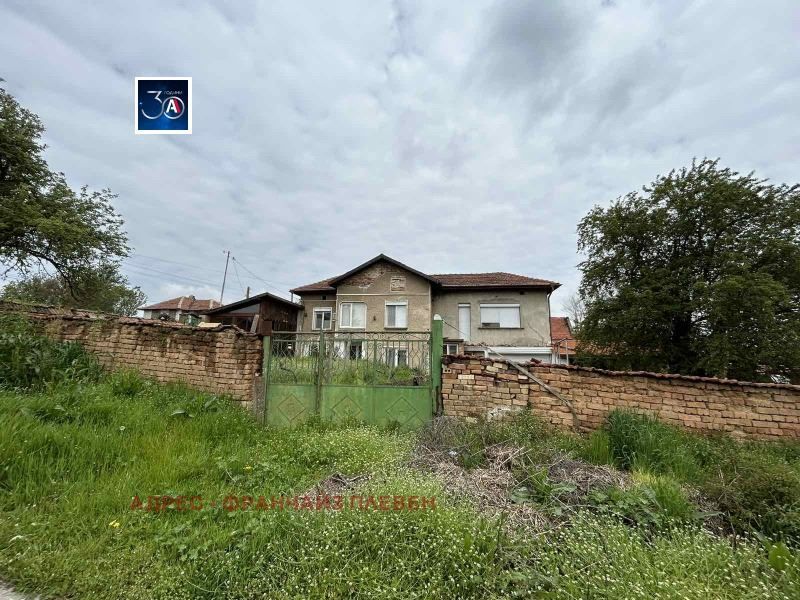 Къща в Плевен, област-с.Гривица площ 260 цена 130000
