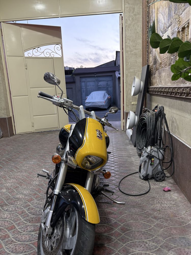 Suzuki boulevard m109r