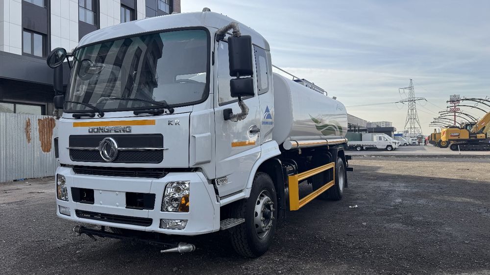 Наличий 15тон Водовоз (поливомоечный машина)