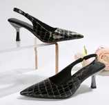 Pantofi stiletto nr 35, noi, in cutie
