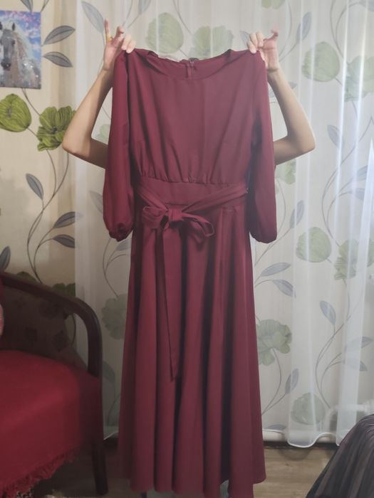 Платье одёваные но в хорошем состоянии